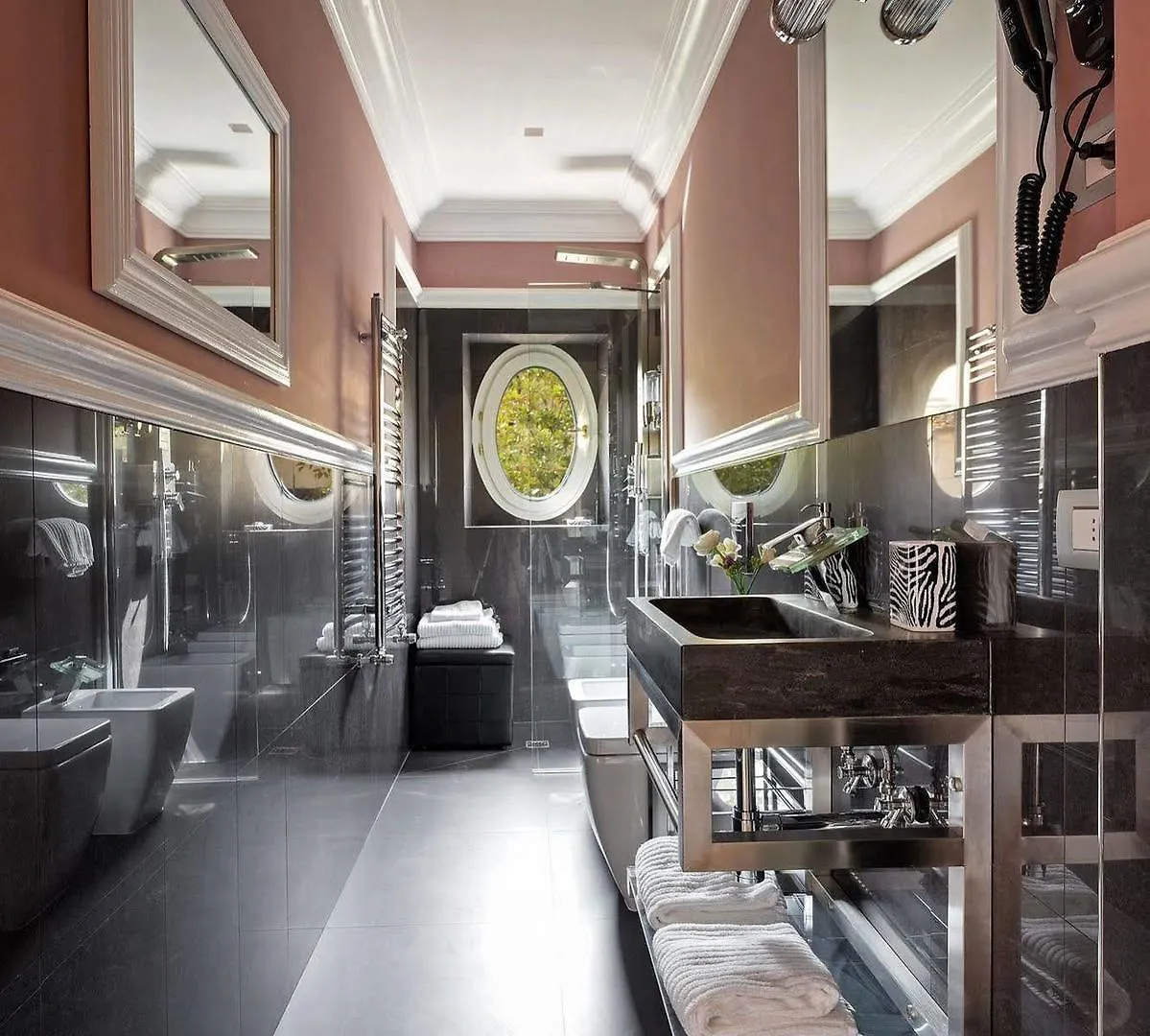 La Maison Du Sage Floransa Oda ve Kahvaltı